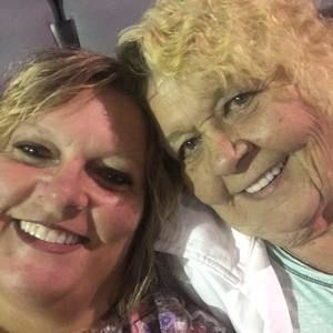 Meet your Posher, Becky